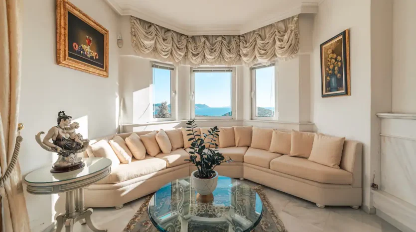 Luxury Villa for Sale in Anavyssos – Agios Nikolaos | 370m², Private Pool & 180° Sea Views