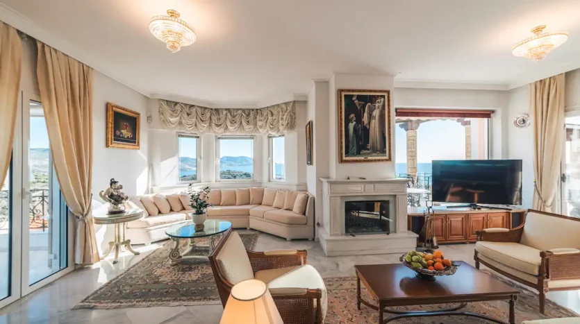 Luxury Villa for Sale in Anavyssos – Agios Nikolaos | 370m², Private Pool & 180° Sea Views