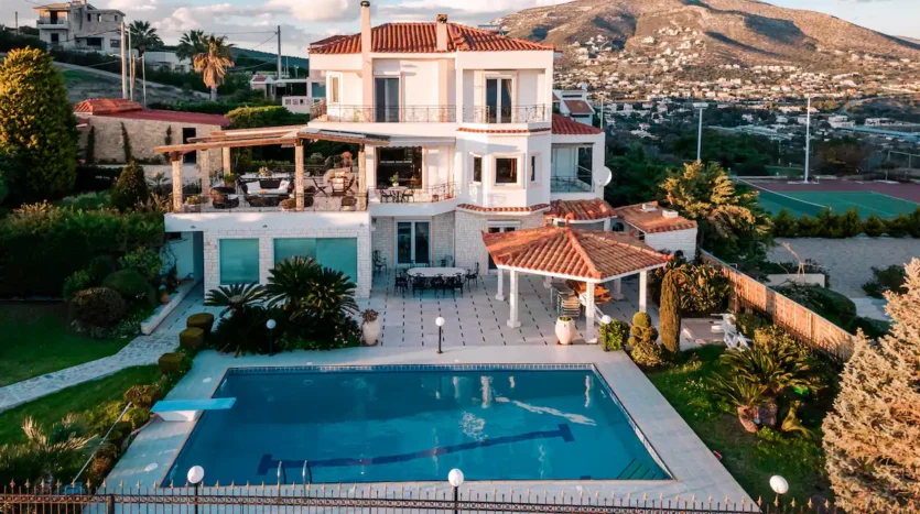 Luxury Villa for Sale in Anavyssos – Agios Nikolaos | 370m², Private Pool & 180° Sea Views
