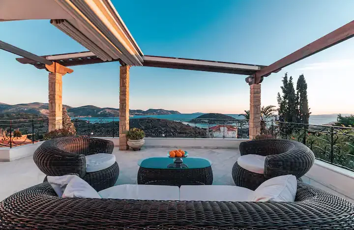 Luxury Villa for Sale in Anavyssos – Agios Nikolaos | 370m², Private Pool & 180° Sea Views