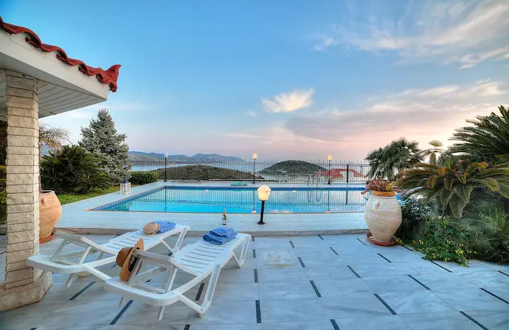 Luxury Villa for Sale in Anavyssos – Agios Nikolaos | 370m², Private Pool & 180° Sea Views