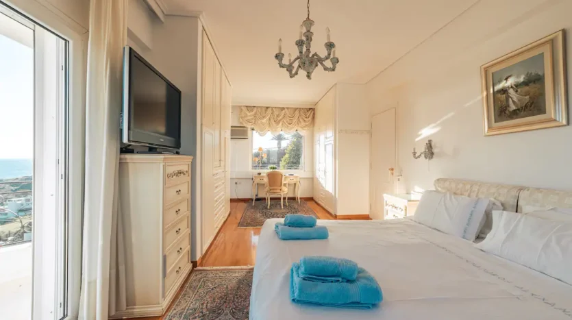 Luxury Villa for Sale in Anavyssos – Agios Nikolaos | 370m², Private Pool & 180° Sea Views